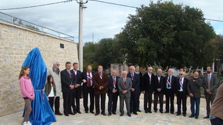 U Buliću otkriveno poprsje don Petra Nakića, foto: Marko Ledenko U Buliću otkriveno poprsje don Petra Nakića, foto: Marko Ledenko