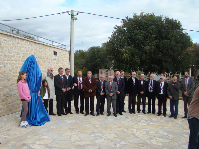 U Buliću otkriveno poprsje don Petra Nakića, foto: Marko Ledenko U Buliću otkriveno poprsje don Petra Nakića, foto: Marko Ledenko