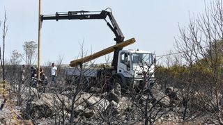 Pristeg: Nakon što je lokaliziran požar, na teren su izašle ekipe koje saniraju štetu na elektro mreži Pristeg: Nakon što je lokaliziran požar, na teren su izašle ekipe koje saniraju štetu na elektro mreži