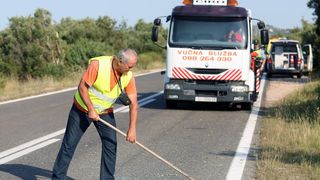 Prosika: Pri slijetanju automobila s kolnika jedna je osoba poginula Prosika: Pri slijetanju automobila s kolnika jedna je osoba poginula
