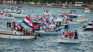 Zadar priredio čudesan doček svojim Vatrenim herojima (1)