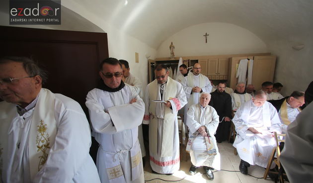 U Donjem Karinu obilježeno sjećanje na rušenje Franjevačkog samostana tijekom VRO Maslenica