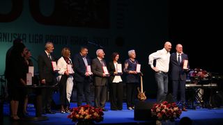 Koncertom ‘Vjeruj u ljubav’ obilježena 50. godišnjica Županijske lige protiv raka: zapjevao i Oliver Dragojević Koncertom ‘Vjeruj u ljubav’ obilježena 50. godišnjica Županijske lige protiv raka: zapjevao i Oliver Dragojević