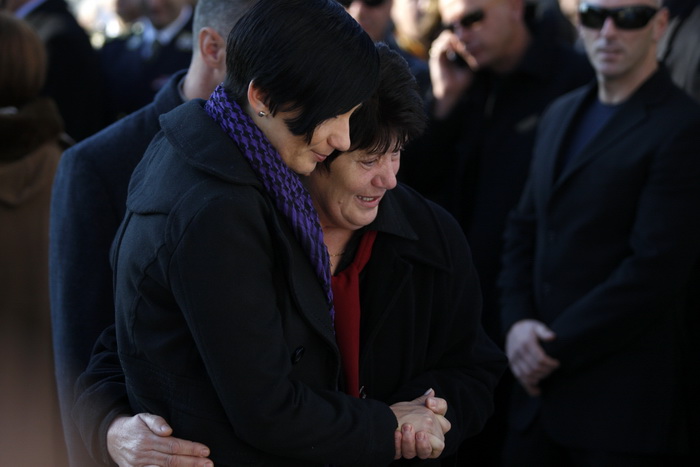 Skabrnja, 181111.
20. obljetnica stradanja Skabrnje. U Skabrnji je uz govore na trgu ispred crkve odrzano i polaganje vijenaca na groblju.
Foto: Jure Miskovic / CROPIX Skabrnja, 181111.
20. obljetnica stradanja Skabrnje. U Skabrnji je uz govore na trgu ispred crkve odrzano i polaganje vijenaca na groblju.
Foto: Jure Miskovic / CROPIX