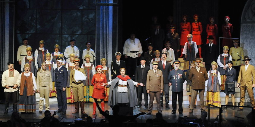 Split, 291011.
Nakon cetrdeset godina (premijera 1971) mjuzikl Jalta, Jalta u reziji Vlade Stefancica kazaliste Komedija iz Zagreba pred splitskom publikom odigralo 650-tu jubilarnu predstavu i naravno odusevilo puno gledaliste. U predstavi je briljirala Split, 291011.
Nakon cetrdeset godina (premijera 1971) mjuzikl Jalta, Jalta u reziji Vlade Stefancica kazaliste Komedija iz Zagreba pred splitskom publikom odigralo 650-tu jubilarnu predstavu i naravno odusevilo puno gledaliste. U predstavi je briljirala