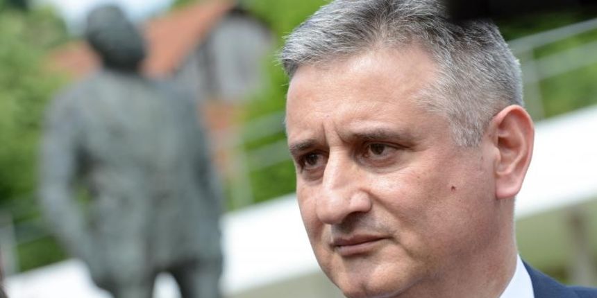 14.05.2015., Veliko Trgovisce – Predsjednik HDZ-a Tomislav Karamarko ispred rodne kuce Franje Tudjmana polozio je vijenac i zapalio svijecu povodom 93. obljetnice rodjenja prvog hrvatskog predsjednika i utemeljitelja Hrvatske demokratske zajednice. Phot