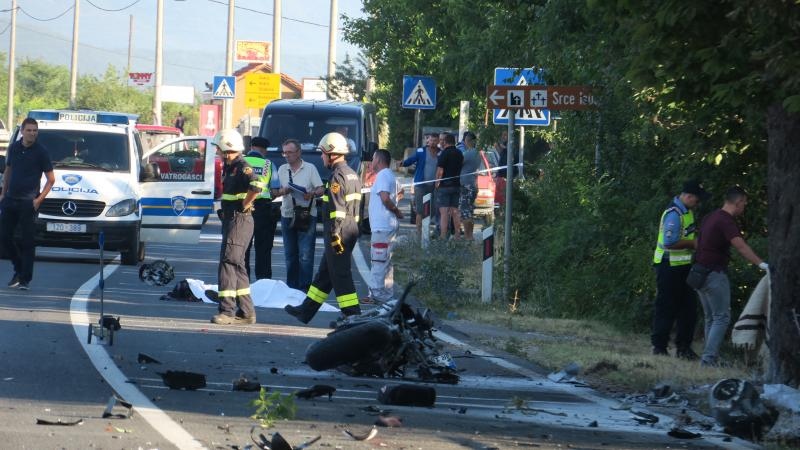 Troje mrtvih u stravičnoj prometnoj nesreći kod Trilja