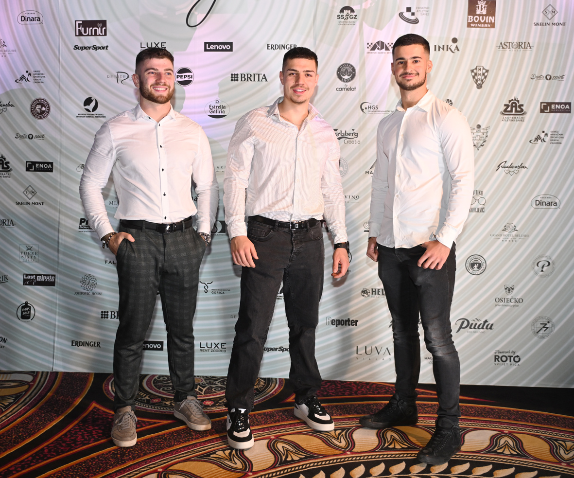 Brojni sportaši, legende i uglednici na proslavi 19. godišnjice emisije sport nedjeljom Brojni sportaši, legende i uglednici na proslavi 19. godišnjice emisije sport nedjeljom