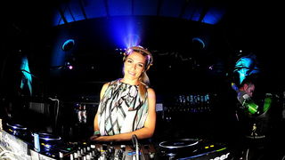 Zrće: Nicci Belucci u Aquariusu by G. Telak