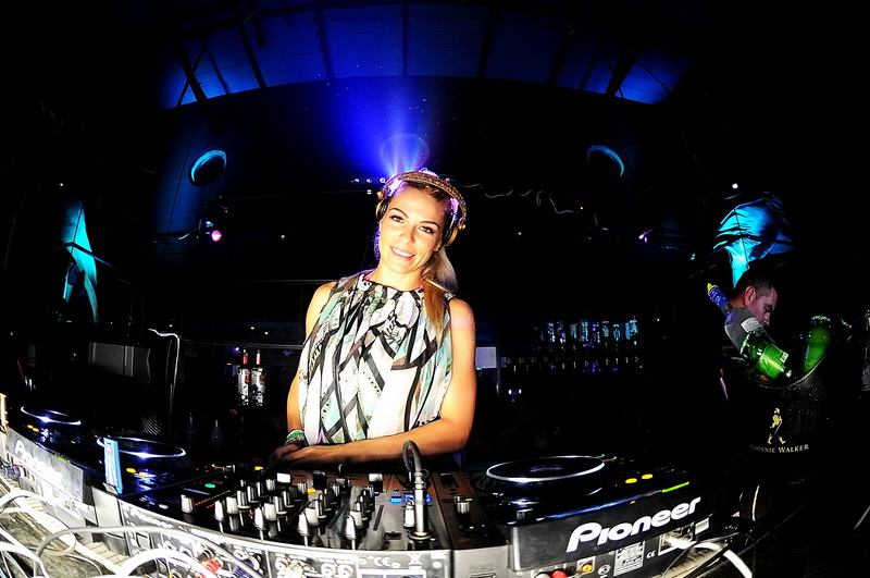 Zrće: Nicci Belucci u Aquariusu by G. Telak