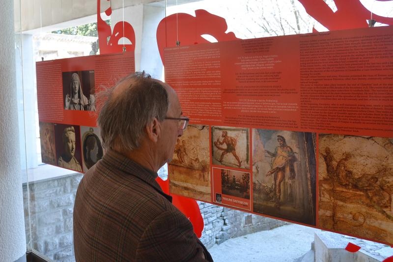 U Galeriji C8 otvorena je izlozba Ars Amatoria ljubav i erotika u starom Rimu koju organiziraju Arheoloski muzej Zadar i Arheoloski muzej Istre .O izlozbi su govorili Darko Komso ravnatelj Arheoloskog muzeja u Puli i Autorica izlozbe dr. sc. Kornelija A. U Galeriji C8 otvorena je izlozba Ars Amatoria ljubav i erotika u starom Rimu koju organiziraju Arheoloski muzej Zadar i Arheoloski muzej Istre .O izlozbi su govorili Darko Komso ravnatelj Arheoloskog muzeja u Puli i Autorica izlozbe dr. sc. Kornelija A.