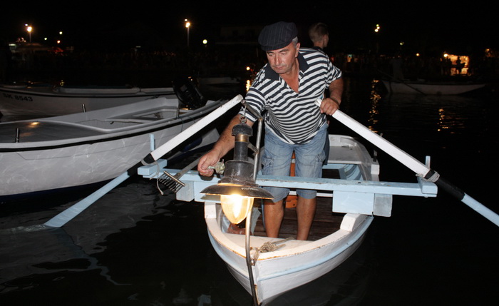 Sukosan: 40. Trka tovarov “Memorijal kenje Vijole” i 6. Noc svicarenja 8. kolovoza 2010. Sukosan: 40. Trka tovarov “Memorijal kenje Vijole” i 6. Noc svicarenja 8. kolovoza 2010.