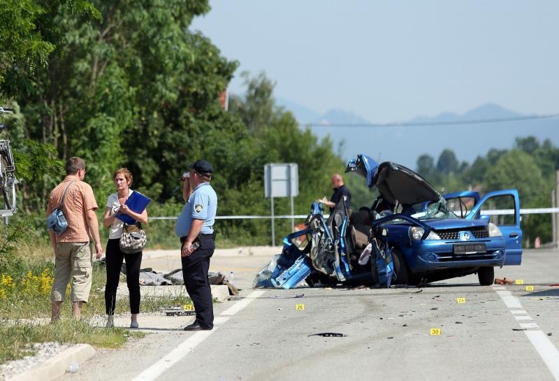 Stravična prometna nesreća u Ličkom Cerju na državnoj cesti D50
