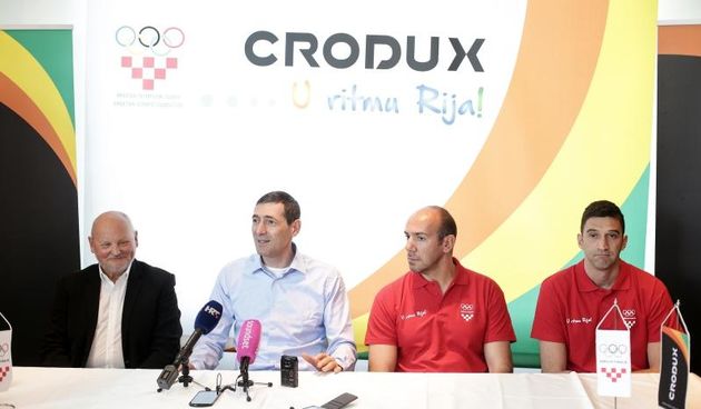 Konferencija za medije vaterpolo reprezentacije na benzinskoj postaji Crodux. Photo: Petar Glebov/PIXSELL