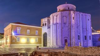 Svjetski dan svjesnosti o autizmu: plava crkva svetog Donata, Foto: Dino Stanin/PIXSELL Svjetski dan svjesnosti o autizmu: plava crkva svetog Donata, Foto: Dino Stanin/PIXSELL