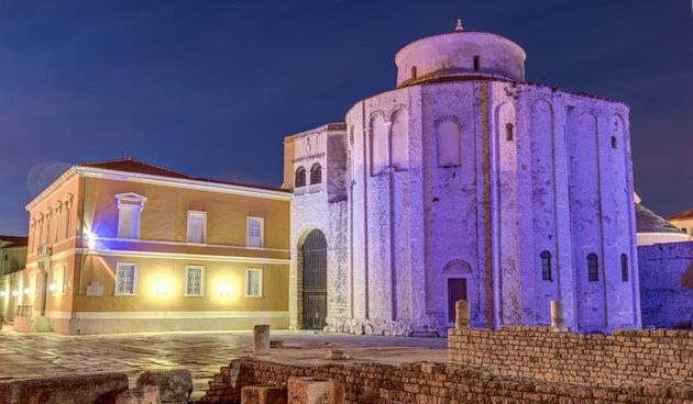 Svjetski dan svjesnosti o autizmu: plava crkva svetog Donata, Foto: Dino Stanin/PIXSELL