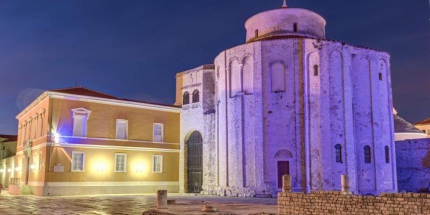 Svjetski dan svjesnosti o autizmu: plava crkva svetog Donata, Foto: Dino Stanin/PIXSELL Svjetski dan svjesnosti o autizmu: plava crkva svetog Donata, Foto: Dino Stanin/PIXSELL