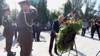 Mirogoj, Predrag Matic, polaganje vijenaca, Gordana Sobol, Drago Lovric, Dan domovinske zahvalnosti Mirogoj, Predrag Matic, polaganje vijenaca, Gordana Sobol, Drago Lovric, Dan domovinske zahvalnosti