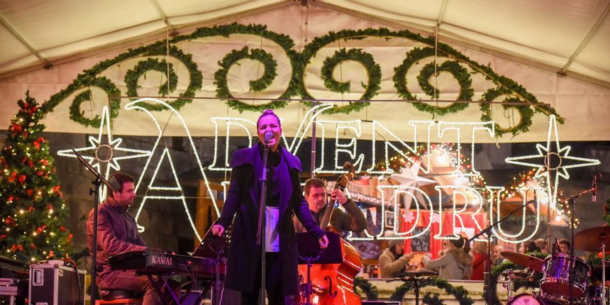 Na Adventu nastupili Elena Stella i AJ Trio