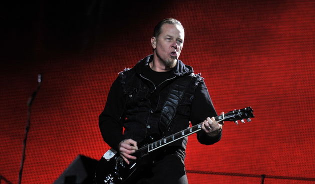 Zagreb, 160510.
Hipodrom.
Koncert heavy metal grupe Metallica.
Na slici: James Hetfield
Foto: Boris Kovacev / CROPIX