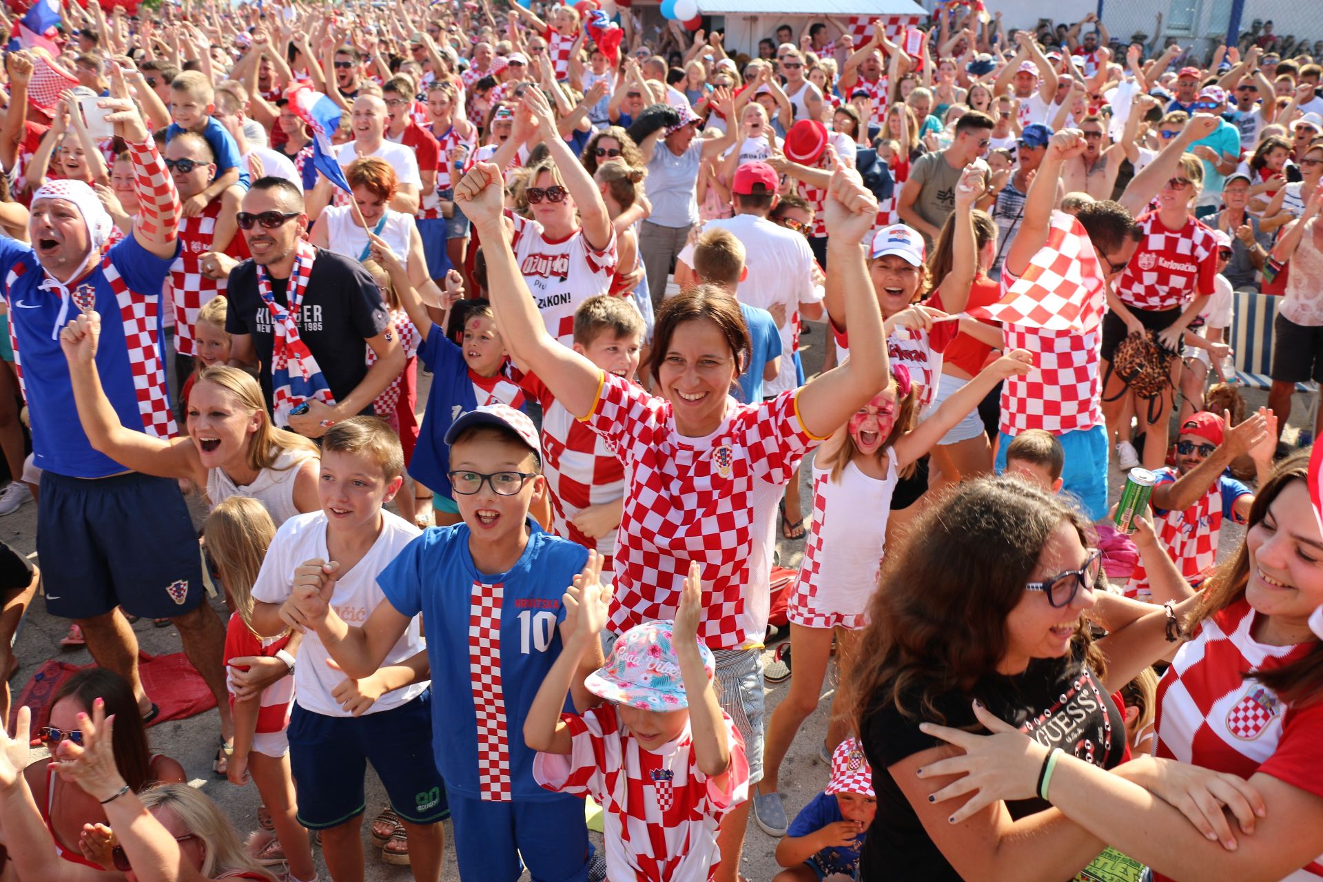 Na Viru se svim srcem navijalo za Vatrene