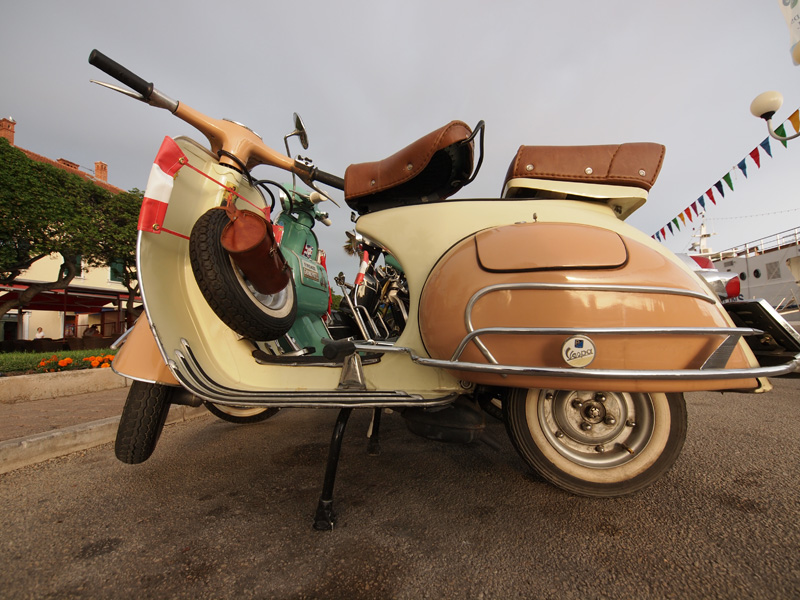 Vespaši zauzeli Biograd, foto: Vinko Pešić