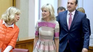 Ingrid Antičević Marinović svojim modnim izričajem razbija saborsko sivilo. Foto: Patrik Maček/PIXSELL Ingrid Antičević Marinović svojim modnim izričajem razbija saborsko sivilo. Foto: Patrik Maček/PIXSELL