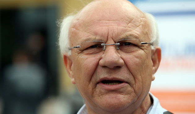 Zadar, 080513.
Branimirova obala. 
Predsjednik laburista Dragutin Lesar na Branimirovoj obali kraj mosta odrzao je konferenciju za novinare. 
Na fotografiji: Drago Culina predsjednik Zupanijske organizacije Laburista.
Foto: Jure Miskovic / CROPIX