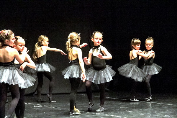 Baletna udruga Pirueta: Broadway, Foto: Mladen Radolović Mrlja Baletna udruga Pirueta: Broadway, Foto: Mladen Radolović Mrlja