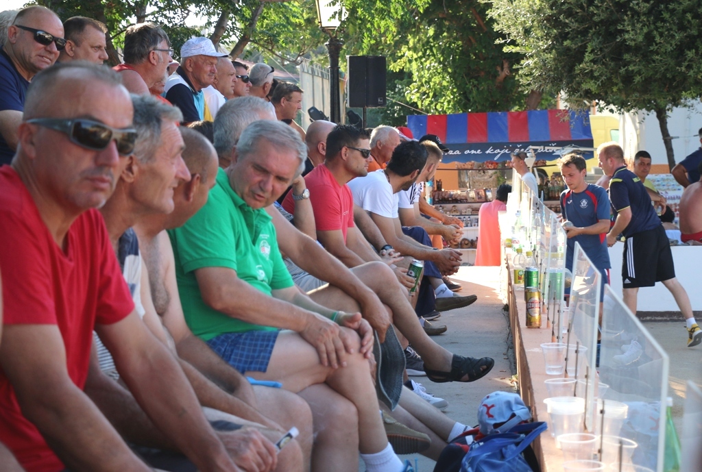 Boćari Marinića iz Viškova kod Rijeke osvojili boćarski Kup Hrvatske na završnom turniru u Viru Boćari Marinića iz Viškova kod Rijeke osvojili boćarski Kup Hrvatske na završnom turniru u Viru