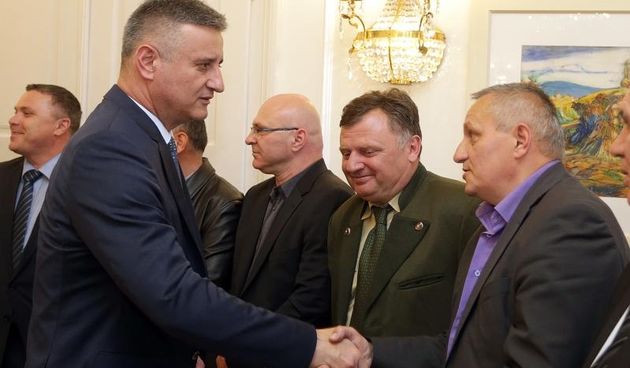 Prvi potpredsjednik Vlade Tomislav Karamarko sastao se u Banskim dvorima s predstavnicima Saveza udruga branitelja radnika Republike Hrvatske