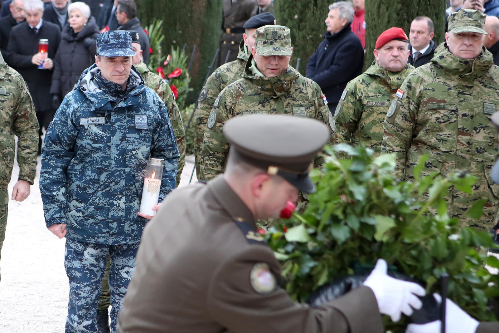 Na Gradskom groblju odana počast poginulim hrvatskim braniteljima povodom 30. obljetnice VRO Maslenica Na Gradskom groblju odana počast poginulim hrvatskim braniteljima povodom 30. obljetnice VRO Maslenica