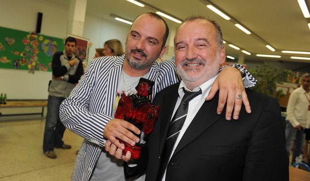 Biograd na moru, 150510
Cetvrta i posljednja vecer Porina u Biogradu na moru. 
Na slici: Toni Cetinski s tatom Mirkom.
Foto: Andrija Lucic / CROPIX