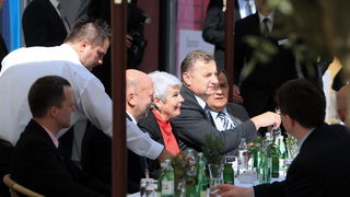 Rovinj, 220410.
Danas je u Rovinju otvorena Windays business konferencija, u organizaciji Microsoft Hrvatska i Jutarnjeg lista. Na otvorenje je dosla premijerka Jadranka Kosor.
Na fotografiji: Jadranka Kosor, Djuro Popijac i Ninoslav Pavic.
Foto: Goran Se