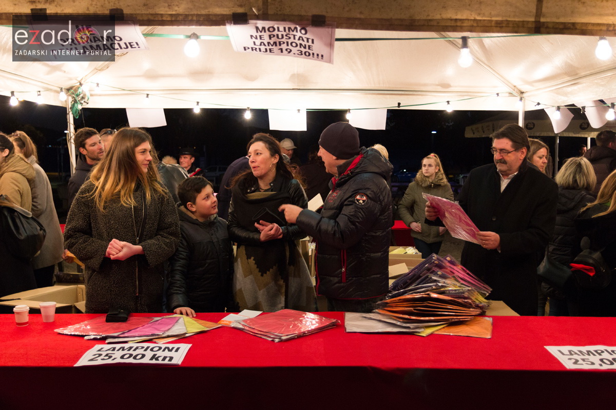 Humanitarni svjetlosni spektakl “Zaželi ljubav” na zadarskom Forumu, 18. veljače 2017. Humanitarni svjetlosni spektakl “Zaželi ljubav” na zadarskom Forumu, 18. veljače 2017.