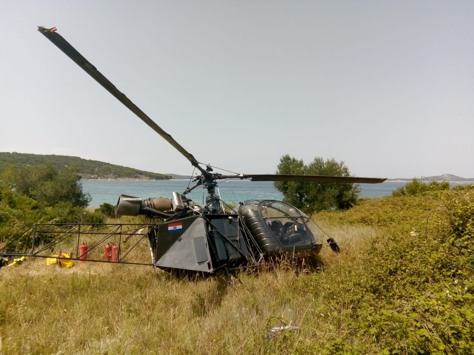 Helikopter prisilno sletio kod Zlarina