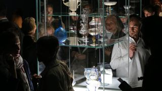 U Muzeju za umjetnost i obrt otvorena je izložba ” Transparentna ljepota – Staklo iz hrvatskih muzeja”. Transparentna ljepota rezultat je trogodišnjeg rada stručnjaka iz 30-tak hrvatskih muzeja. Uz postav dijela izložbe Transparentna ljepota u MUO, istodo