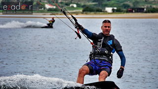 Kiteri guštali u refulima ninske bure Kiteri guštali u refulima ninske bure