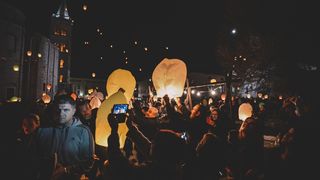 Humanitarni svjetlosni spektakl “Zaželi ljubav” na zadarskom Forumu 21. veljače 2016. Foto: Iva Perinčić Humanitarni svjetlosni spektakl “Zaželi ljubav” na zadarskom Forumu 21. veljače 2016. Foto: Iva Perinčić