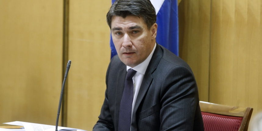 Zagreb, 141112.Sabor.Markov trg.Nastavak redovite sjednice sabora koja je pocela s aktualnim prijepodnevom na kojoj su zastupnici postavljali pitanja vladi.Na fotografiji: Zoran Milanovic.Foto: Goran Mehkek / CROPIX Zagreb, 141112.Sabor.Markov trg.Nastavak redovite sjednice sabora koja je pocela s aktualnim prijepodnevom na kojoj su zastupnici postavljali pitanja vladi.Na fotografiji: Zoran Milanovic.Foto: Goran Mehkek / CROPIX