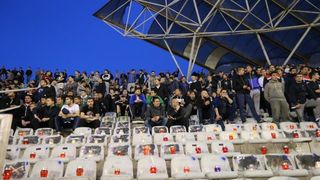 Torcida se uz svijeće, bengalke i molitvu dostojanstveno oprostila od svog kolege Žana Ojdanića na sjevernoj tribini Poljuda. Foto: Ivo Čagalj/PIXSELL Torcida se uz svijeće, bengalke i molitvu dostojanstveno oprostila od svog kolege Žana Ojdanića na sjevernoj tribini Poljuda. Foto: Ivo Čagalj/PIXSELL