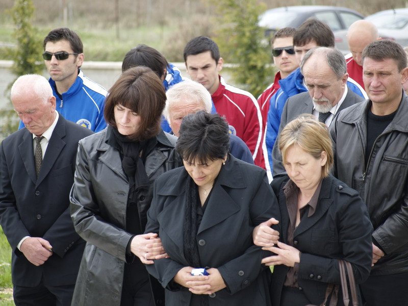 Posljednji ispracaj Hrvoja Custica, Murvica 5. travnja 2008, 12 sati Posljednji ispracaj Hrvoja Custica, Murvica 5. travnja 2008, 12 sati