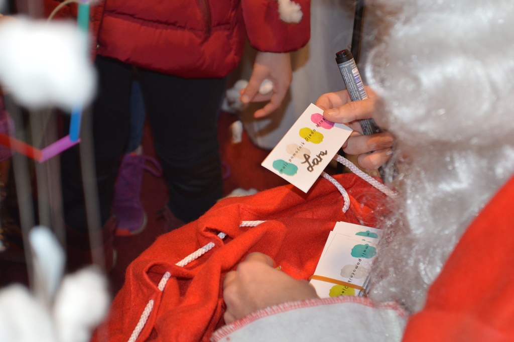 Djed Božićnjak iz Laponije stigao na Forum- poštom!