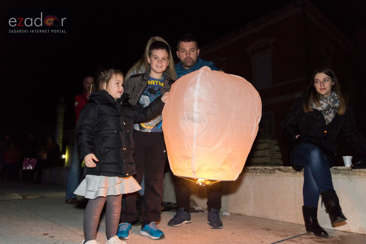 Humanitarni svjetlosni spektakl “Zaželi ljubav” na zadarskom Forumu, 18. veljače 2017. Humanitarni svjetlosni spektakl “Zaželi ljubav” na zadarskom Forumu, 18. veljače 2017.