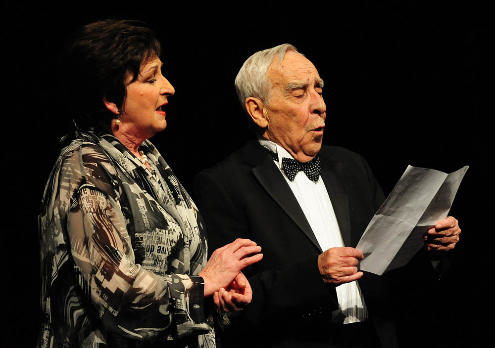 Zadar, 28.02.2013. snimio: Nenad Marčev,
PLANET ART,
Raymond Queneu,
STILSKE VJEŽBE,
Redatelj Tomislav Radić,
Igraju: Lela Margitić i Pero Kvrgić,
Dvorana HNK Zadar Zadar, 28.02.2013. snimio: Nenad Marčev,
PLANET ART,
Raymond Queneu,
STILSKE VJEŽBE,
Redatelj Tomislav Radić,
Igraju: Lela Margitić i Pero Kvrgić,
Dvorana HNK Zadar