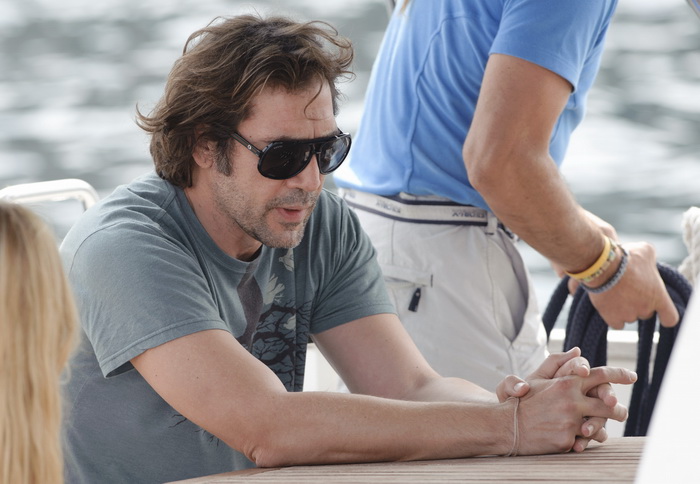 Prigradica, otok Korcula , 270911.
Glumac Javier Bardem snimljen prilikom ukrcaja u brod Majsan marke Beneteau Antares 10,80  koji ga je prebacio na svjetionik Plocica na snimanje filma “Venuto al mondo”.
Foto: Tom Dubravec /  CROPIX