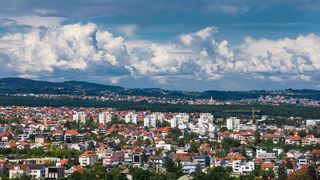 Pogled sa Zagrebačke katedrale na centar grada – Zagreb