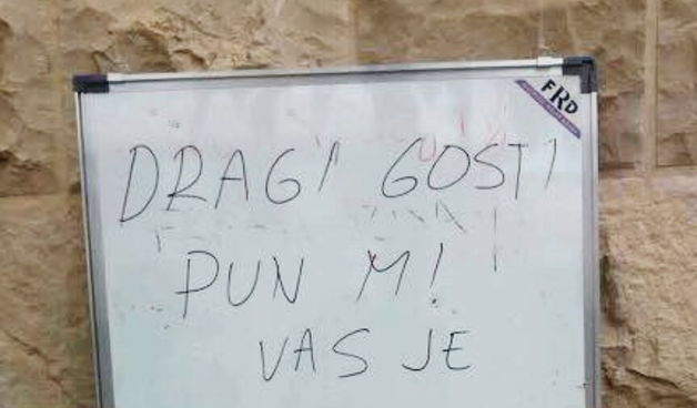 Dragi gosti, pun mi vas je…