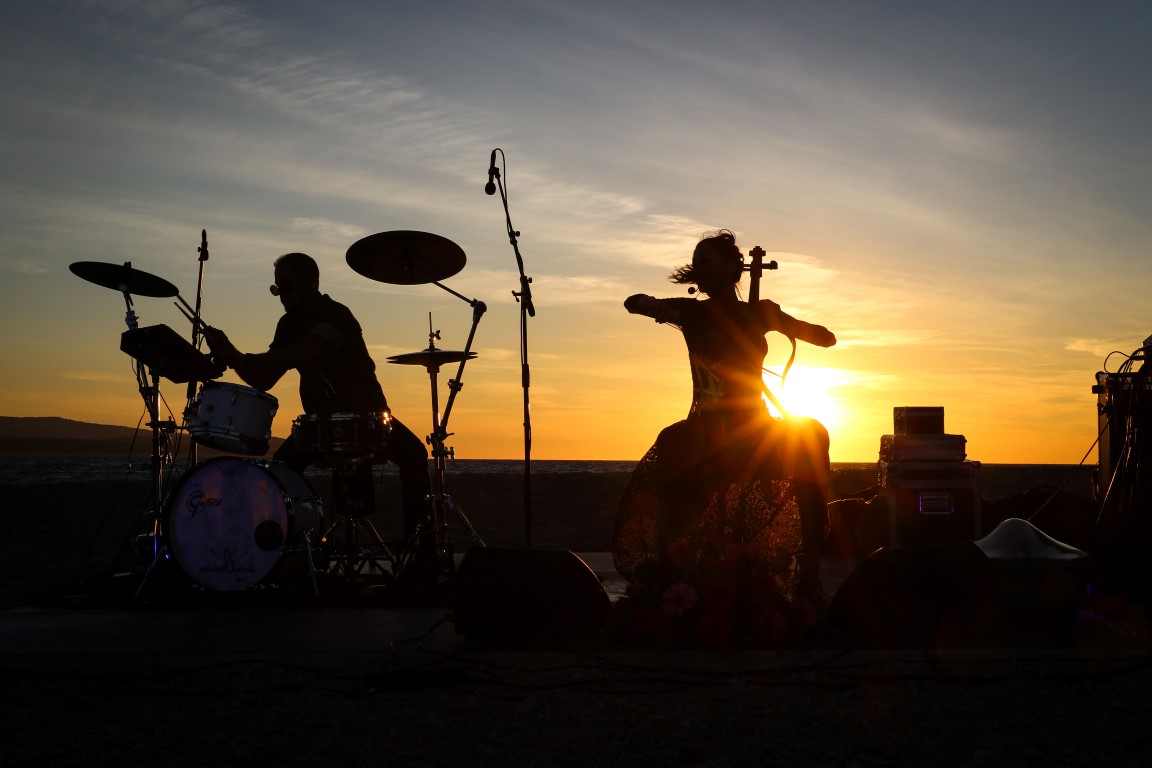Ana Rucner održala koncertni spektakl u suton na Zlatnom ratu