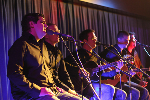 Klapa Iskon u Arsenalu (foto:Saša Čuka)